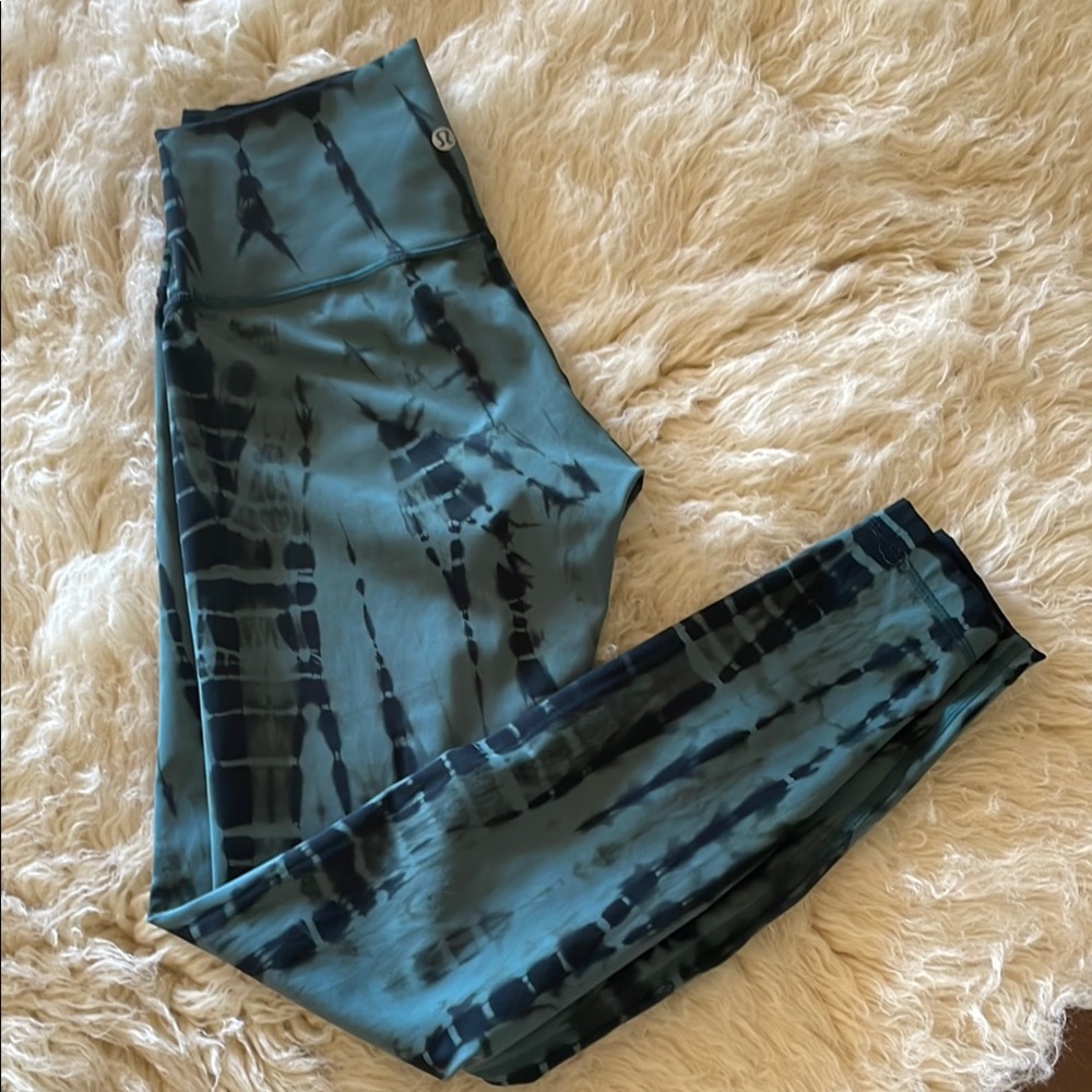 Lululemon leggings shibori, size 6, 28” inseam